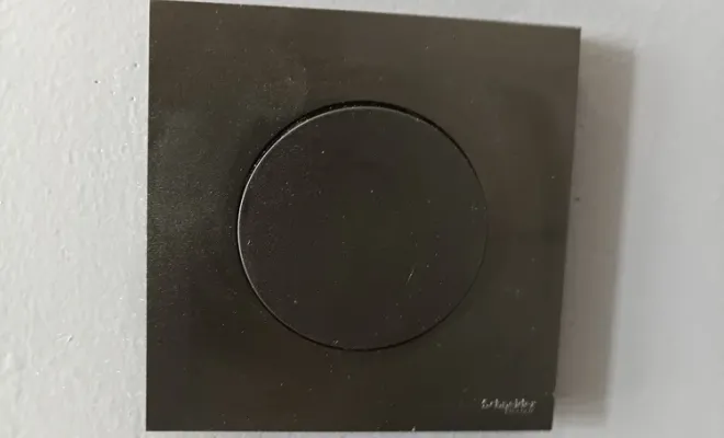 Pose d'appareillage noir mat pour un rendu esthétique haut de gamme à Saint Pierre la mer, Narbonne, CLIM ELEC SERVICE